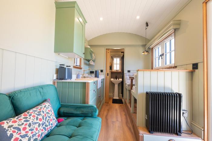 Willows Nest Cosy Shepherds Hut Near Swanage