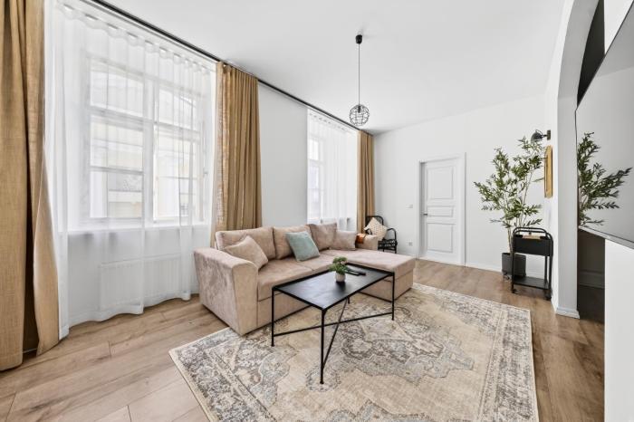 Old Town Suite with 2 bedrooms next to Town Hall