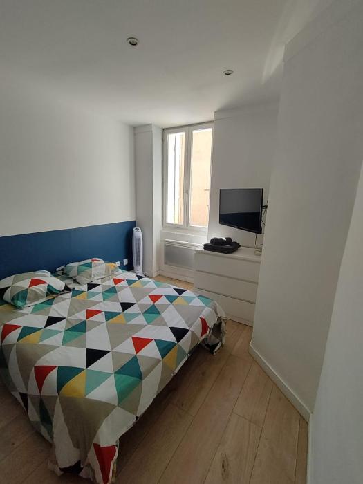 BudgetBnb - Studio au calme - 17m2 - Proche St Anne - Zenith Omega