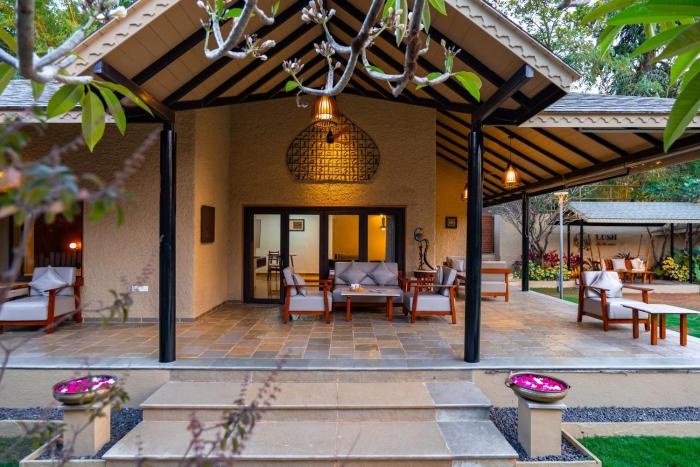 ELIVAAS Lush Villa 6BHK Pet-Friendly Villa with Pool, Jacuzzi, Gazebo & Garden