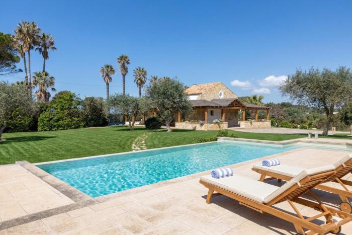 Villa Verde degli Ulivi - Luxury Villa con Piscina Privata e Vista Mare