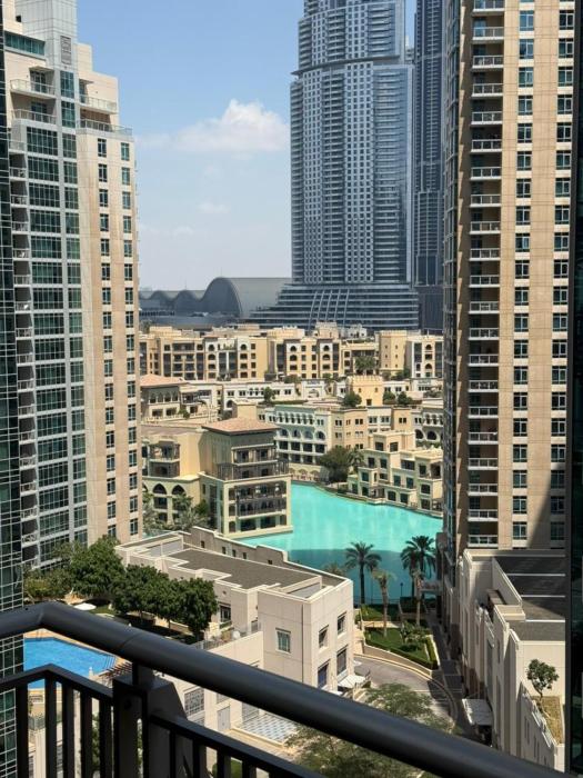 Luxury 1BR Walk to Dubai Mall