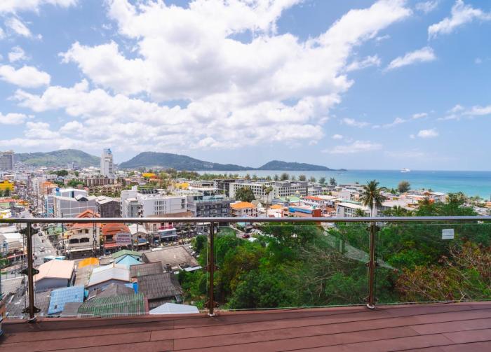 Andaman Hills - panoramic sea view house with maid
