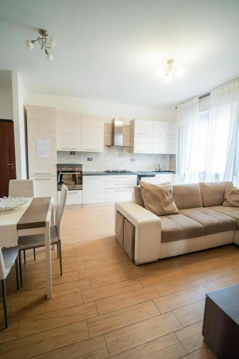 Senna Apartment - Sleeps 6 - Near Ferrari