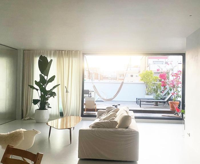 Newly Renovated Spacious Penthouse with Terrace