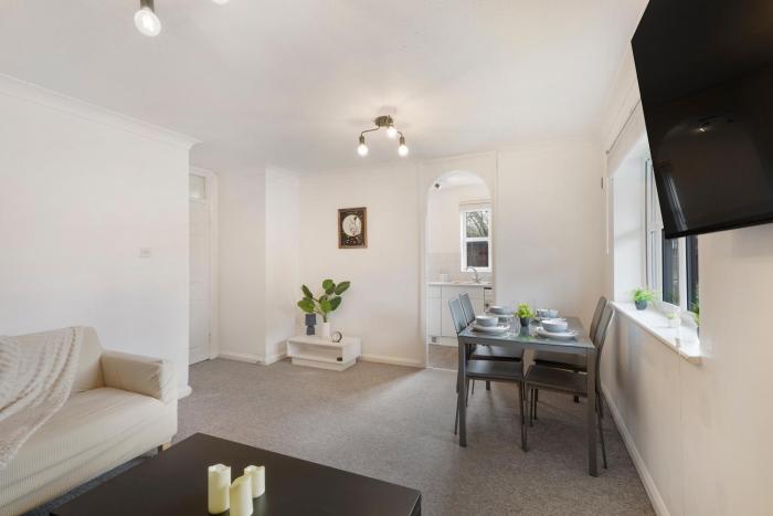 Close to Elstree Spacious One Bedroom Long Stay Welcome