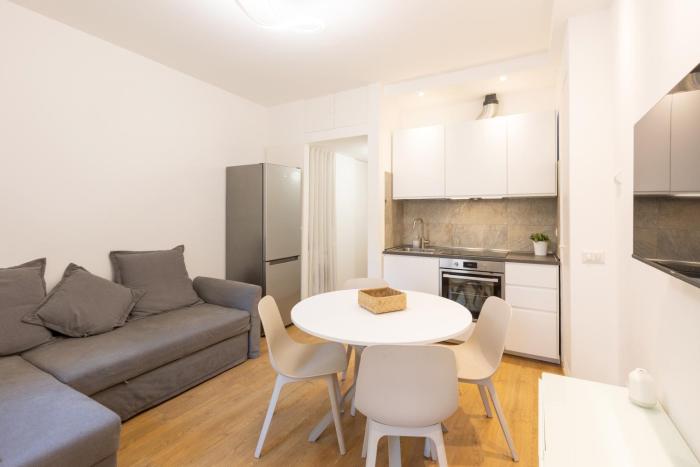 MILAN PRESTIGE HOUSE - 2 Min Metro Isola & Garibaldi