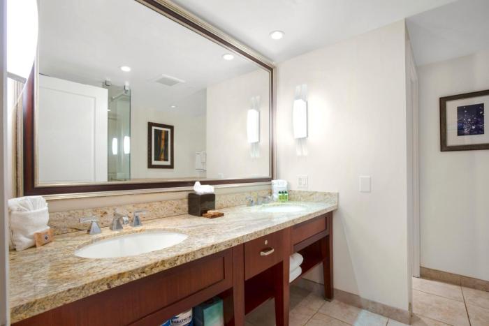 Honua Kai 4 FREE CARS KBM Resorts Front Alii Suite 4 Units 8 Bedrooms HK ML-3194