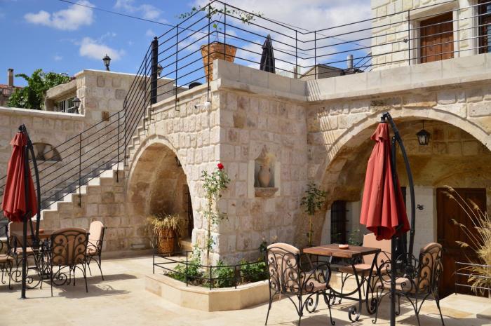 Pegas Cave Suites