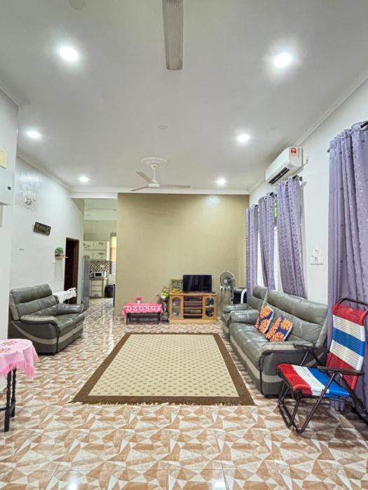 Family Homestay Kangar