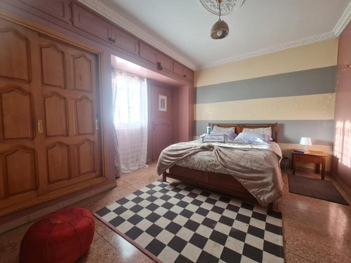 Cosy Bedroom with Balcony