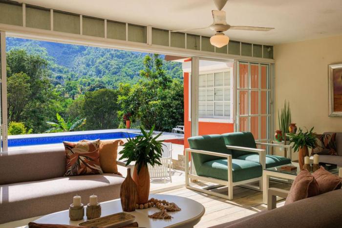 Spacious Villa in La Cuaba, Pool