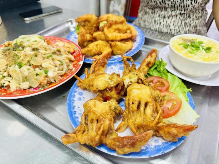 Stay in the Heart of Saigon is Food Paradise