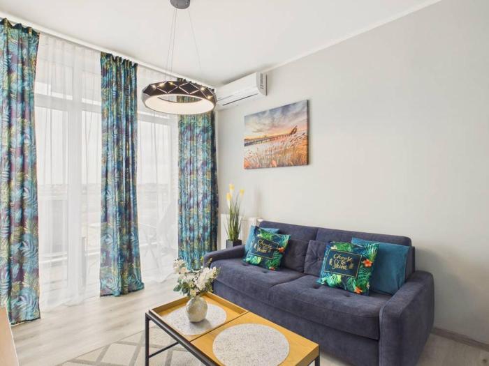 Ku Morzu Seaside Apartment with Pool, Terrace & Parking by Solarento