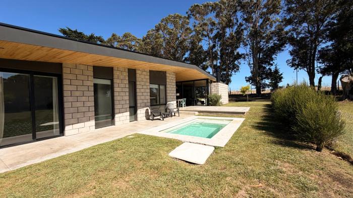Casa PIT - Casa En Barrio Privado San Benito, Chapadmalal Para 6 PAX Con Pileta - Hola Sur
