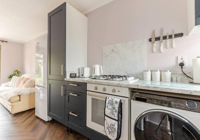 Luxury whole house in serene cul-de-sac