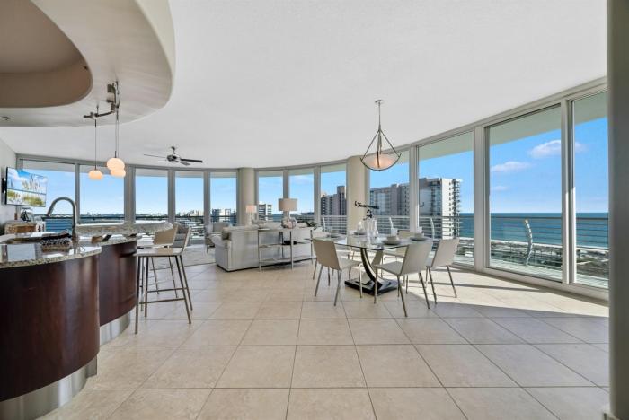 Bella Luna 810-Spectacular Views of Beach & Bay