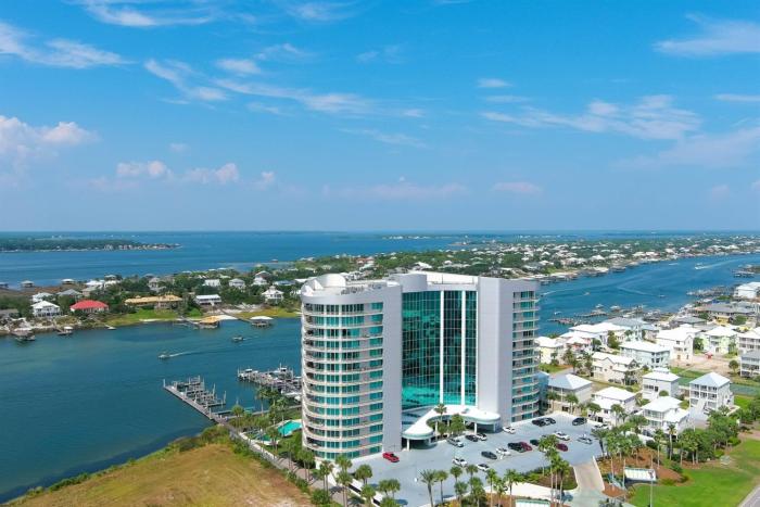 Bella Luna 1009-Luxury Condo-Great Views-Walk to Flora-Bama-Boaters Heaven!