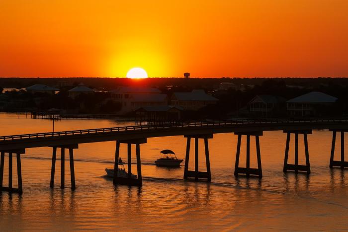 Wind Drift North 211-NEW-Bayfront-Beach access-Boat Slips-Sleeps 8