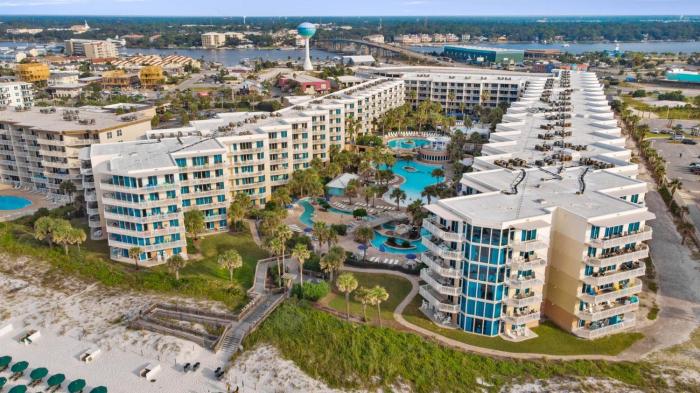 NO FEES Beachfront Lazy River Sleeps 8 Waterscape