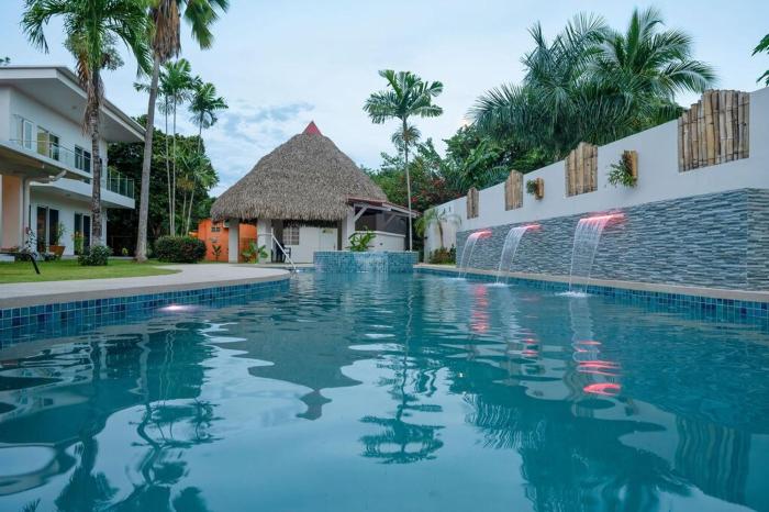 NEW - Bambu Beach Haus, Modern & Stylish Duplex, near Beach