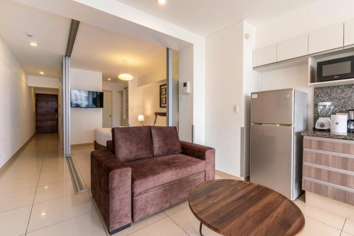 Elegant 28 de Julio Residence by Geko