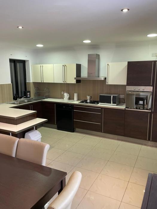 3BR Apartment with Terrace and 1 Min to Sea