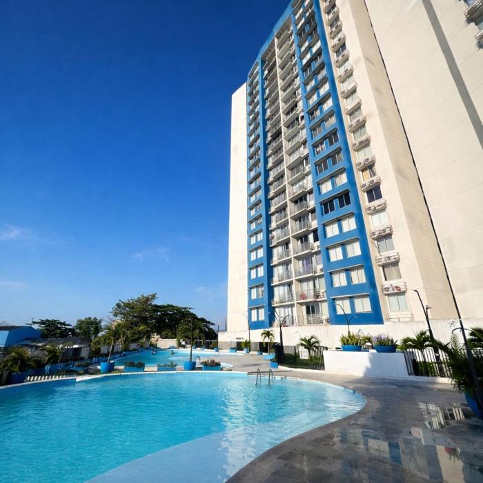 Apartamento vista al mar con piscina y parqueadero privado