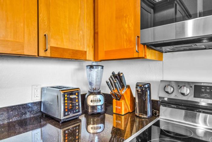 KBM Resorts 4 Free Cars Napili Point Water Front 4 Units 7 Bedrooms NAP ML-3917