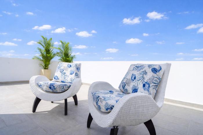 Comfy 3BR Penthouse, Private Terrace