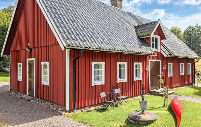 Cozy Home In Örkeljunga With Ethernet Internet