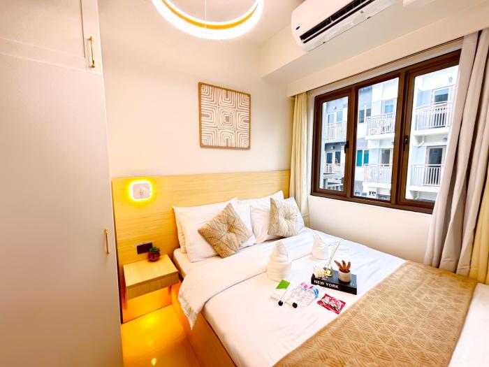 An Elegant Cozy Suite at S Residences & Netflix I S RES 1214