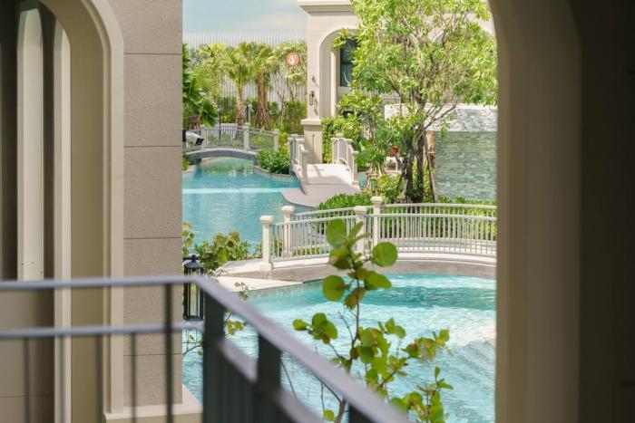 Seaside Living Retreat – Steps from Bang Tao Beach