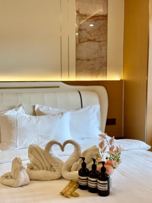 Venice Luxe Glow, Studio Type,Pool, Kitchen, Netflix, Canal Mall Access