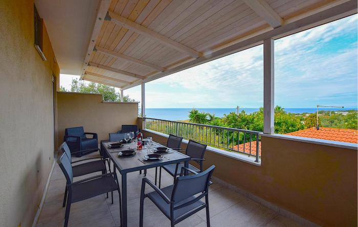 1 Bedroom Cozy Apartment In Ricadi