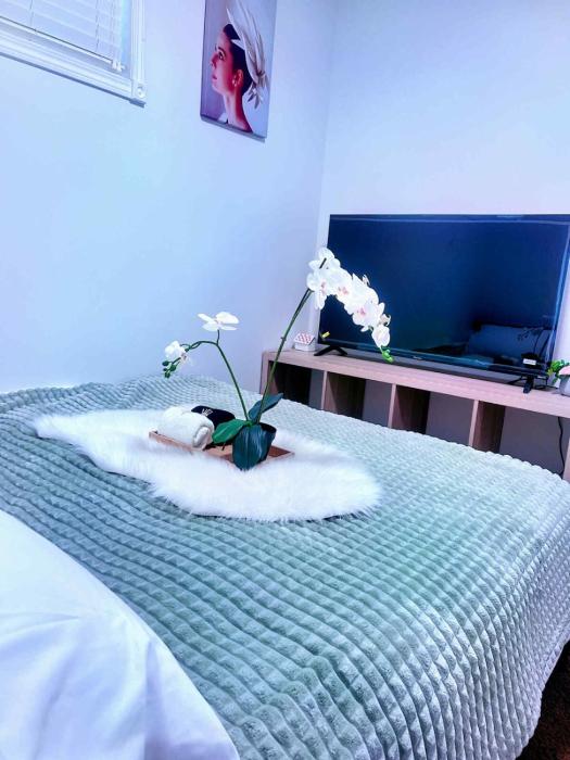 Cozy Room 2 with Private Entrance