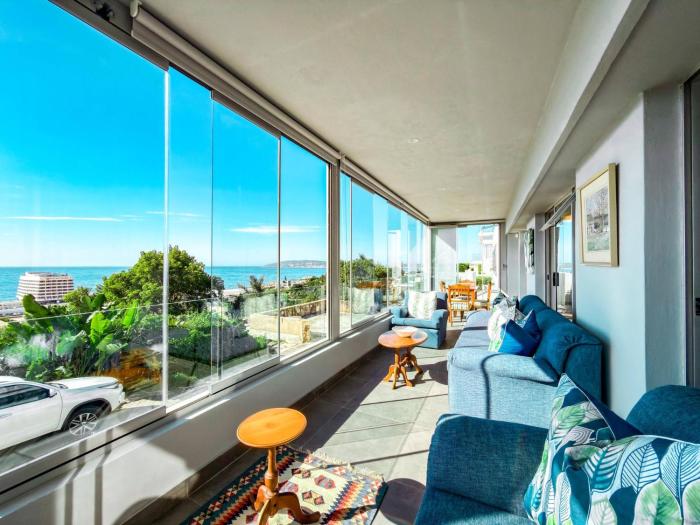 Plett Ocean View 2BR Apartment with Sunroom & Patio