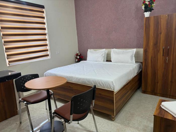 JMD Zoom Plaza Hotel