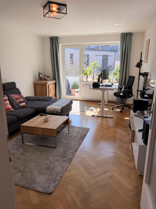 Luxury apartment in prime location with south-facing balcony