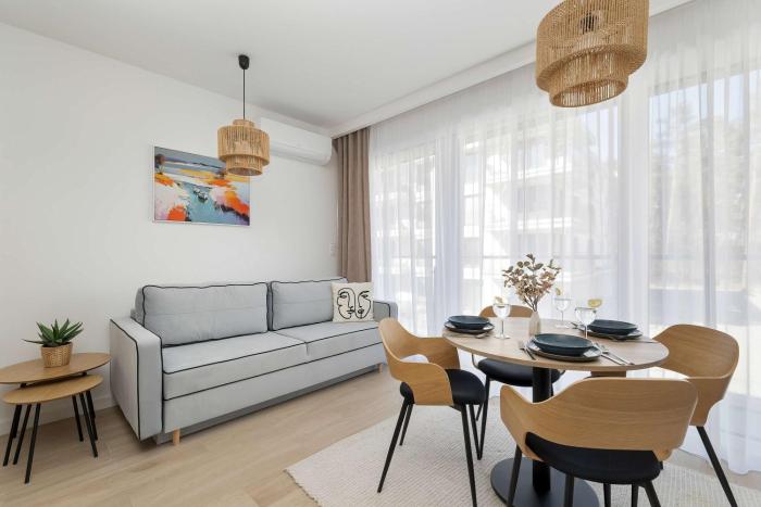 Jasny Apartament Milano 12 z Balkonem i Parkingiem by Noclegi Renters
