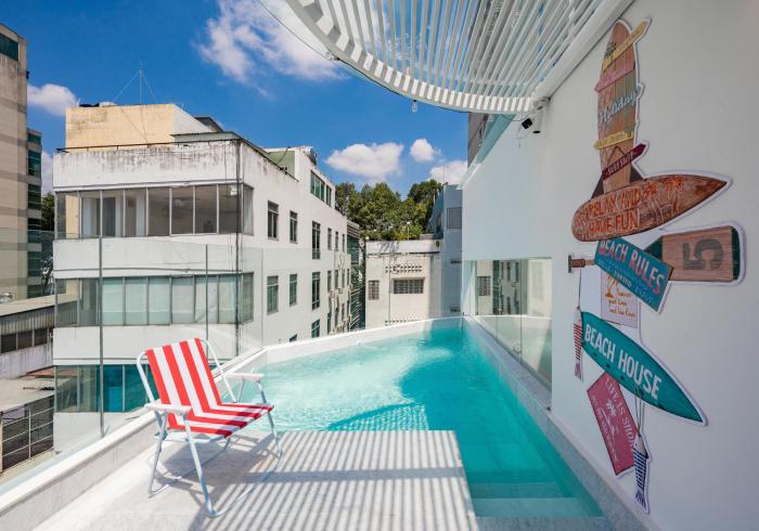 Premium Luxury Hotel w Rooftop Pool, Elevator, Staff 24-7