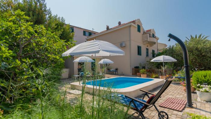 Beatiful Villa Antonela with pool in Makarska