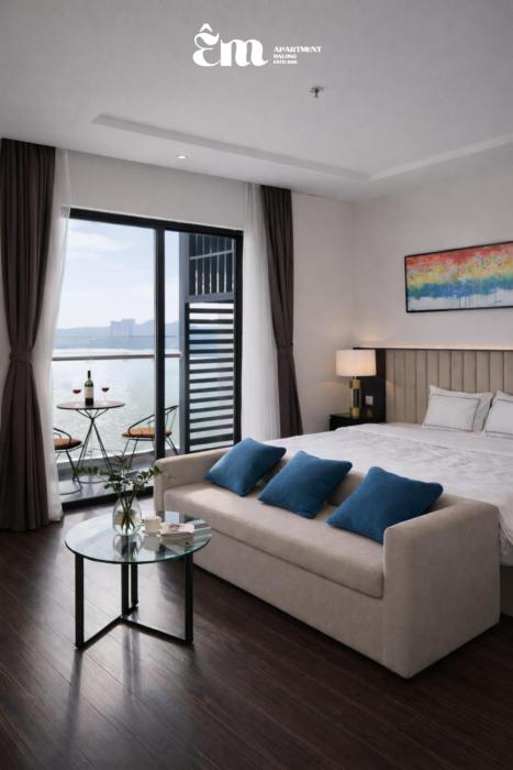 Em Apartment - Ocean and Lighthouse View, Sapphire Residence S2