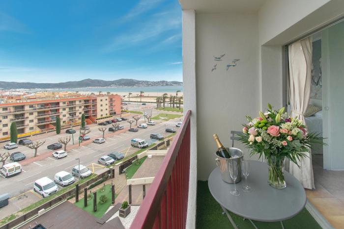 WELCS ESTUDIO 318 EMP con balcon frente al mar