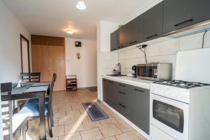 Central Cozy & Bright 3BR Apartment
