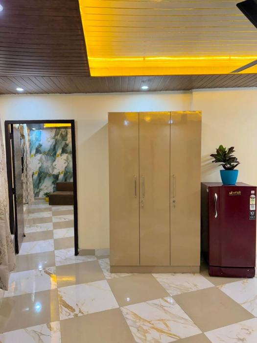 luxurious stay in janakpuri - your go to comfort place
