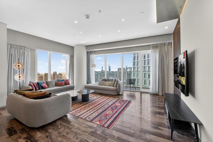 FIRST CLASS 3BR Luxury Marina Views High Floor