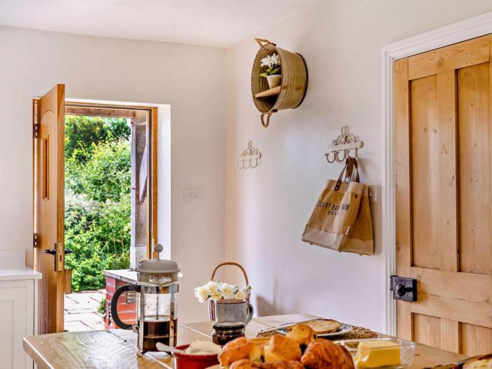 3 Bed in Kingsbridge oc-court