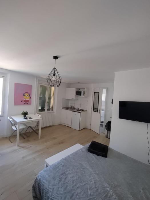 BudgetBnb 34, Toulon sympathique studio a 2 pas de lopéra