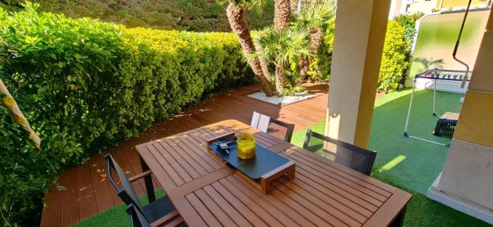 T2 150m from the beach